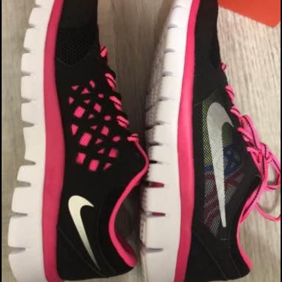 NIKE girls flex athletic shoes black/pink size 6 - Picture 5 of 8